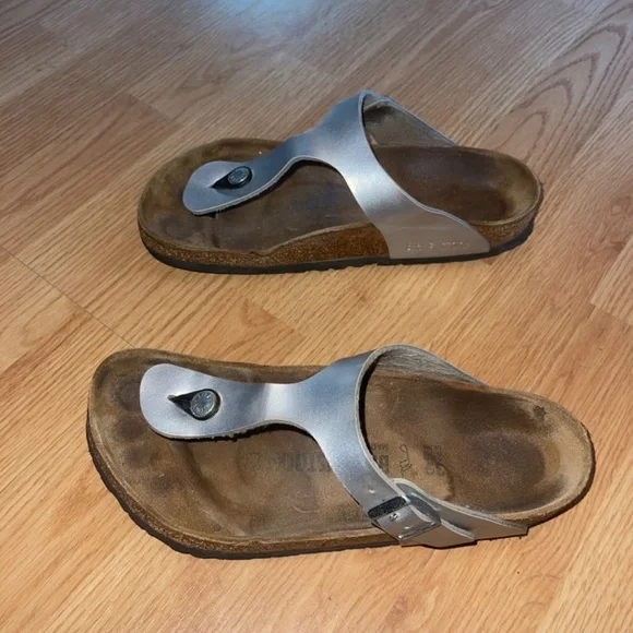 Birkenstock Silver Metallic Thong Toe / Slip On Sandals Size 39 - Picture 3 of 7